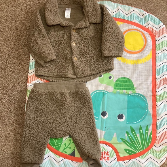 Modern moments Other - ❤️Modern moments 3-6 month fuzzy outfit